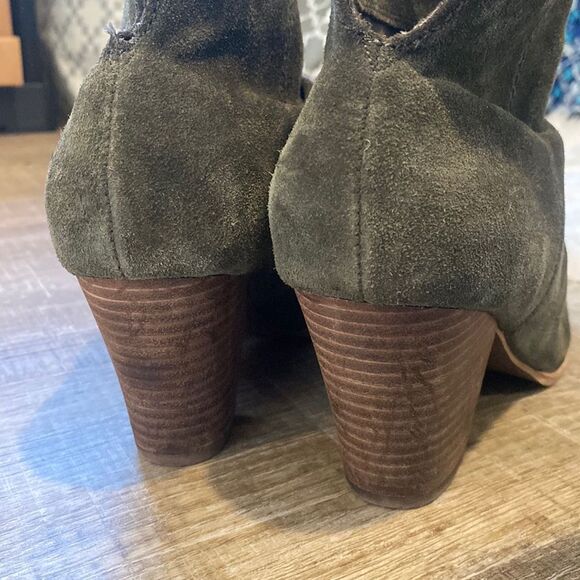Y2K Splendid Rodeo Suede Boots Womens 8.5 Low Booties Olive Slouchy Stacked Heel - Picture 8 of 12